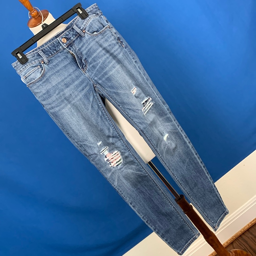 WHBM skinny jeans w embroidery